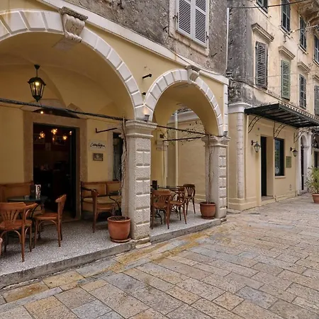 τhe Hidden Garden Apartment *